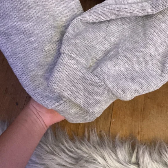 gray pullover - Picture 5 of 5